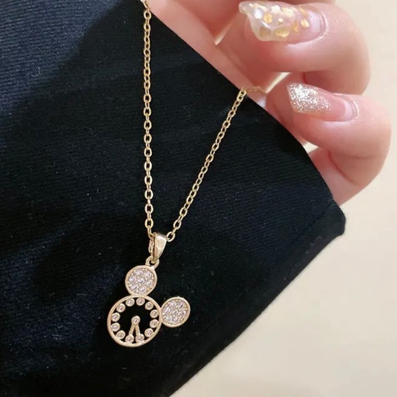 Mickey Mouse shaped clock pendant necklace - Picture 4 of 5